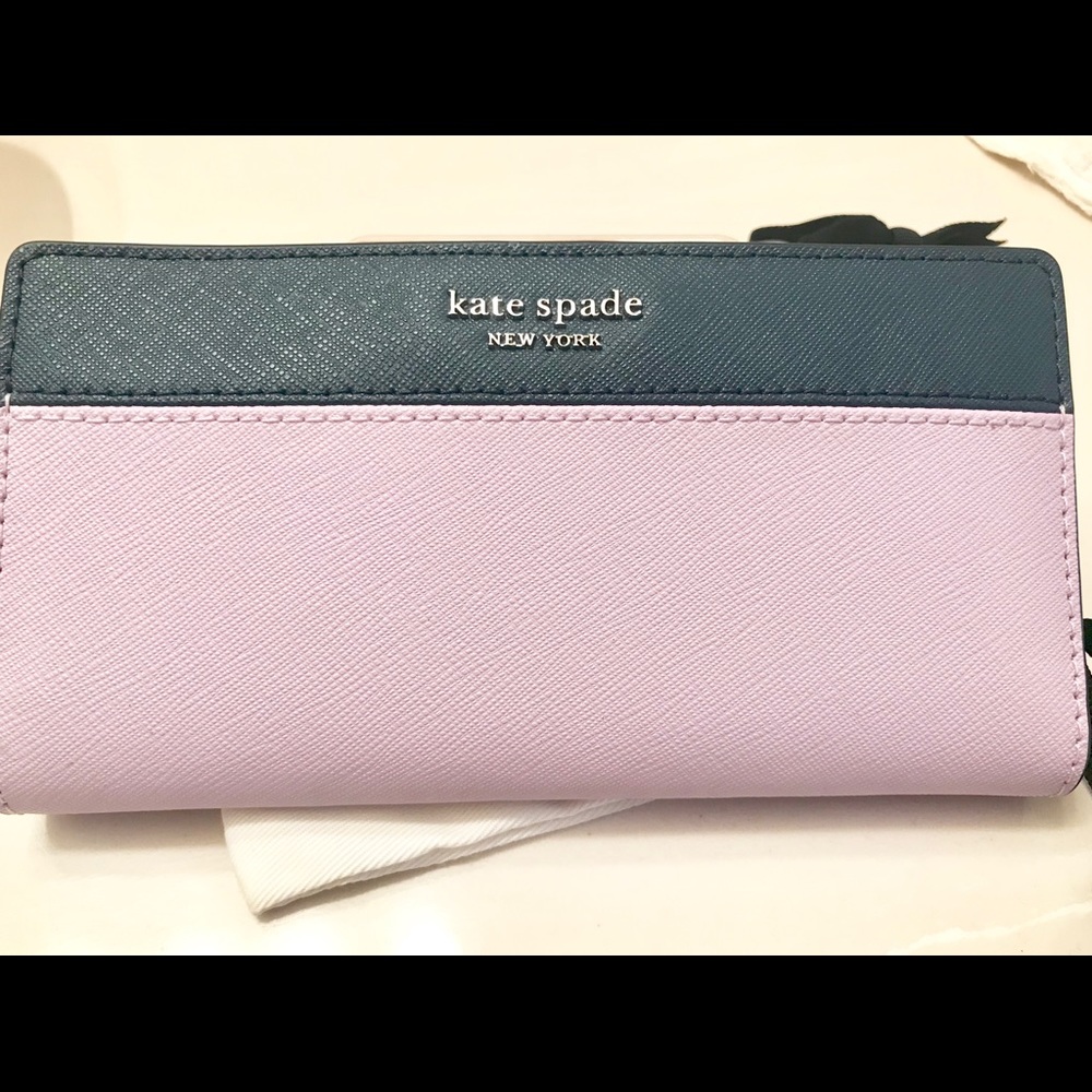 🔆🔆SOLD🔆🔆Kate Spade - Large Slim Bifold Wallet